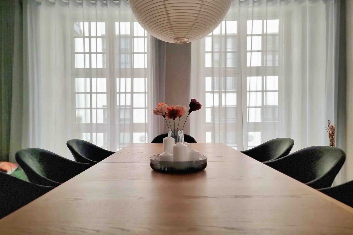 Luxury townhouse on 3 levels in the City Centre!.! gallery image 5