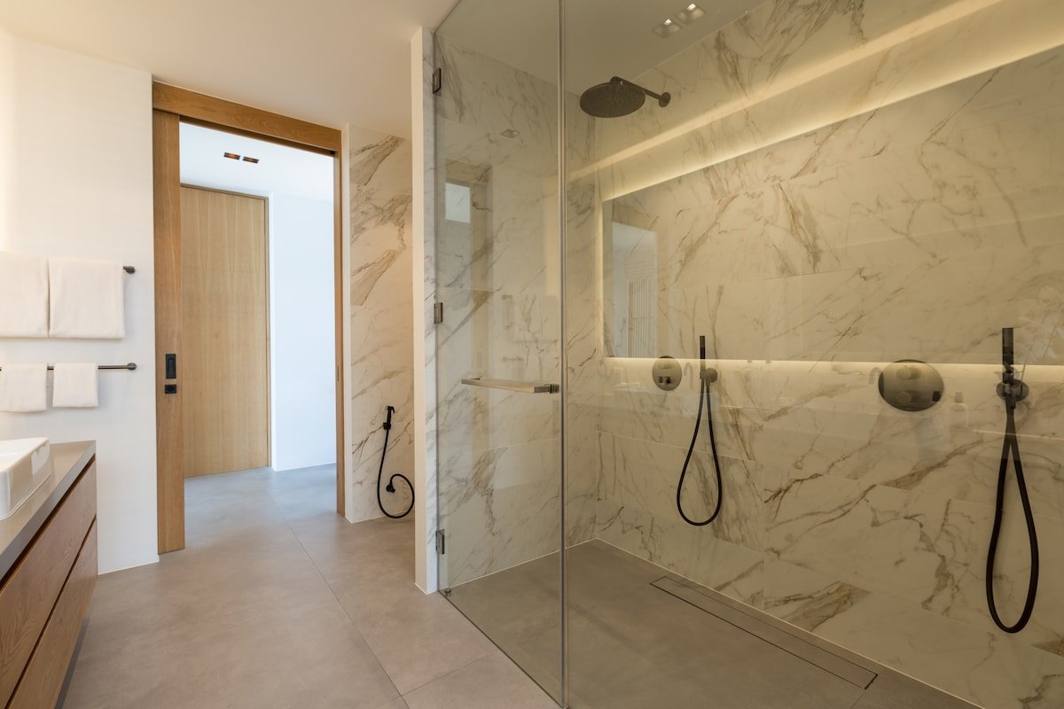 Amylia, world-class sea views, gym, cinema, chef gallery image 4