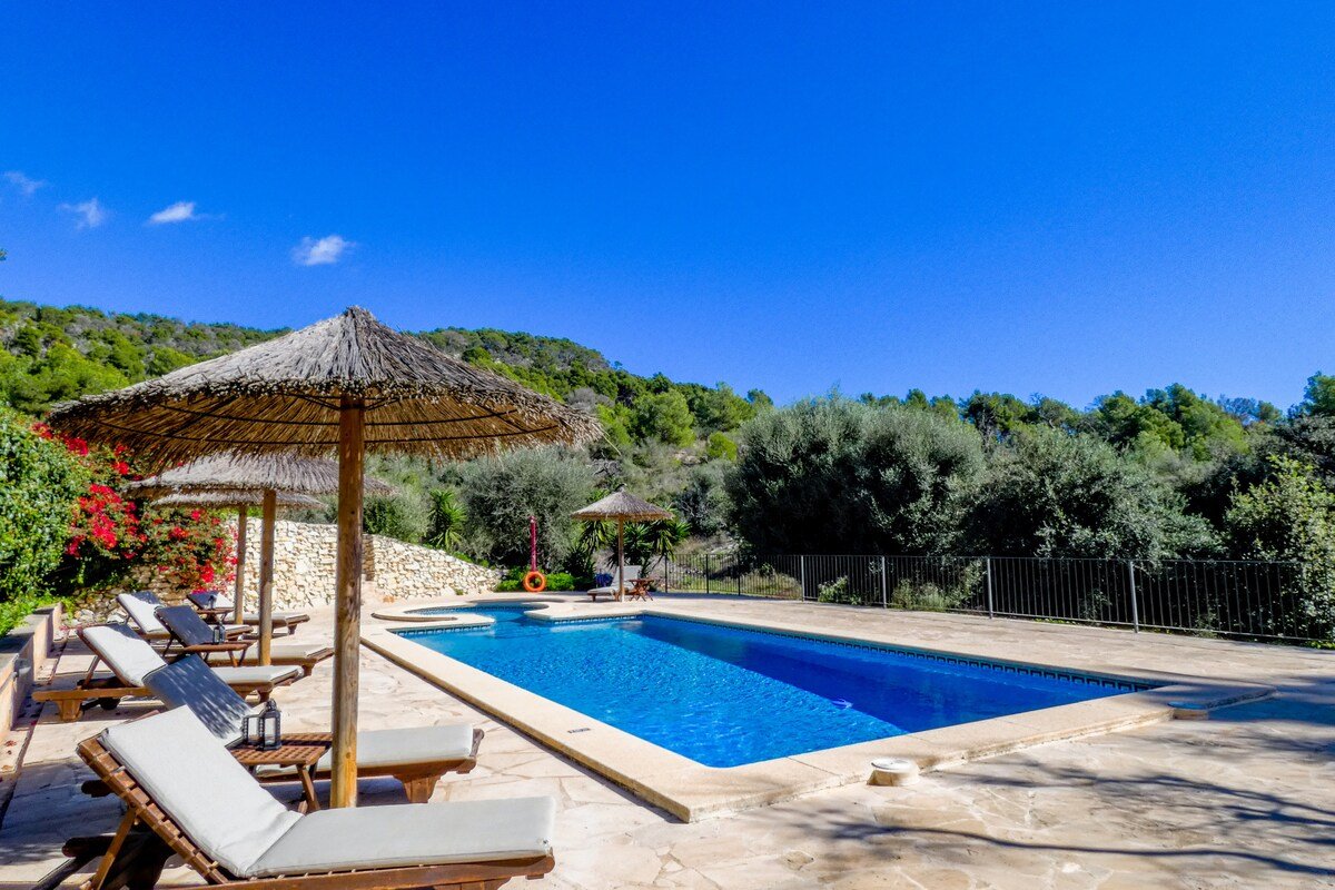 Villa Son Reus: Piscina Privada y Confort para 8 gallery image 5