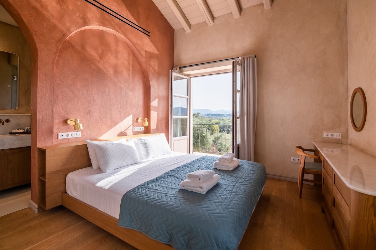 Eclectic Villa Aegis, Corfu gallery image 2