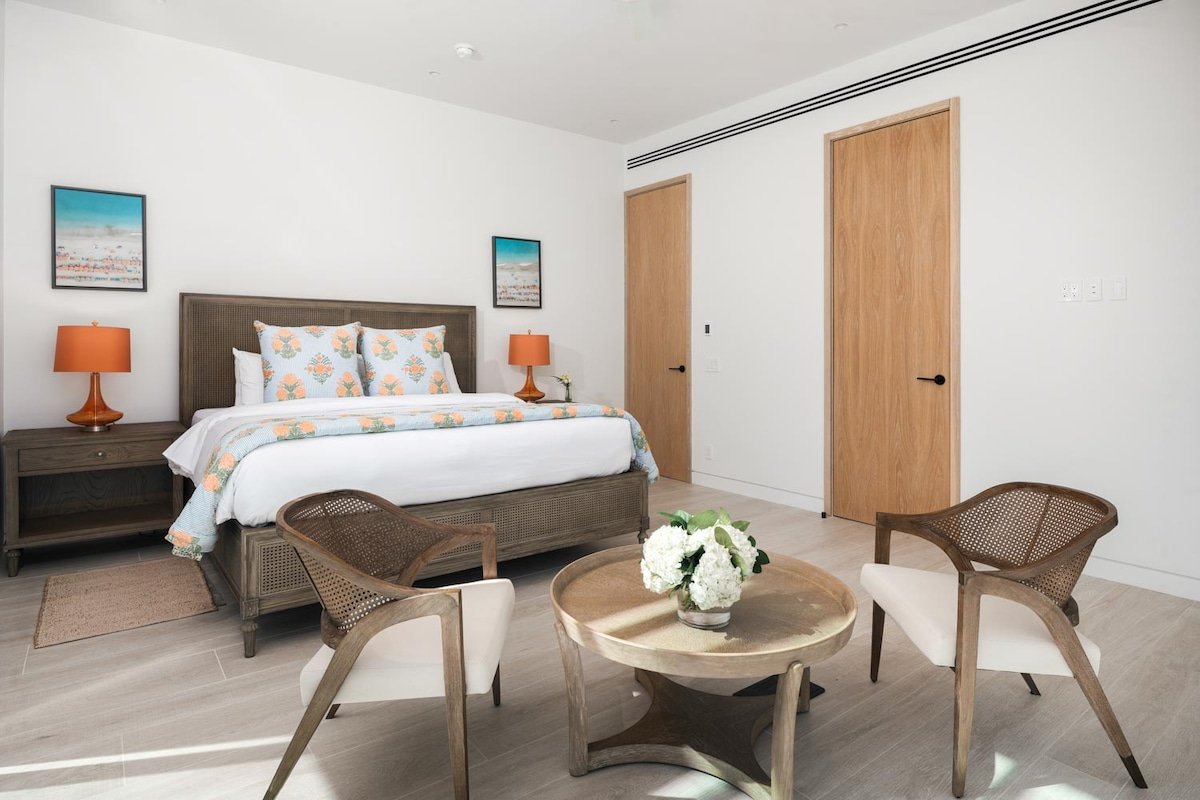 Emerald Breeze – Understated Luxury in Grace Bay gallery image 5