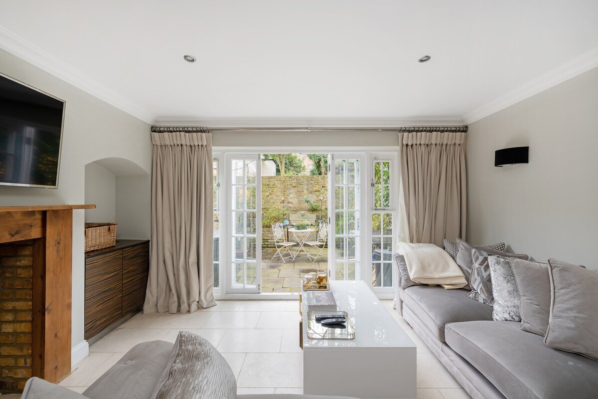 Fairytale Garden House – Next To Victoria Station gallery image 5