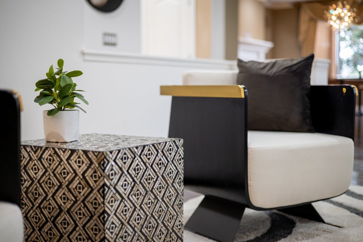 NewTrendy Luxe 5BD/4BA+many more gallery image 3