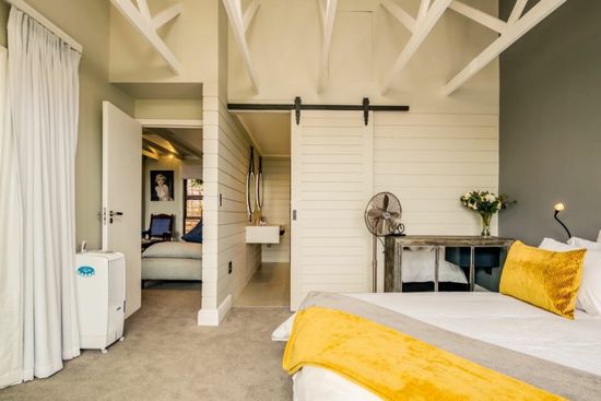 17 Geneva Upper Photo 2