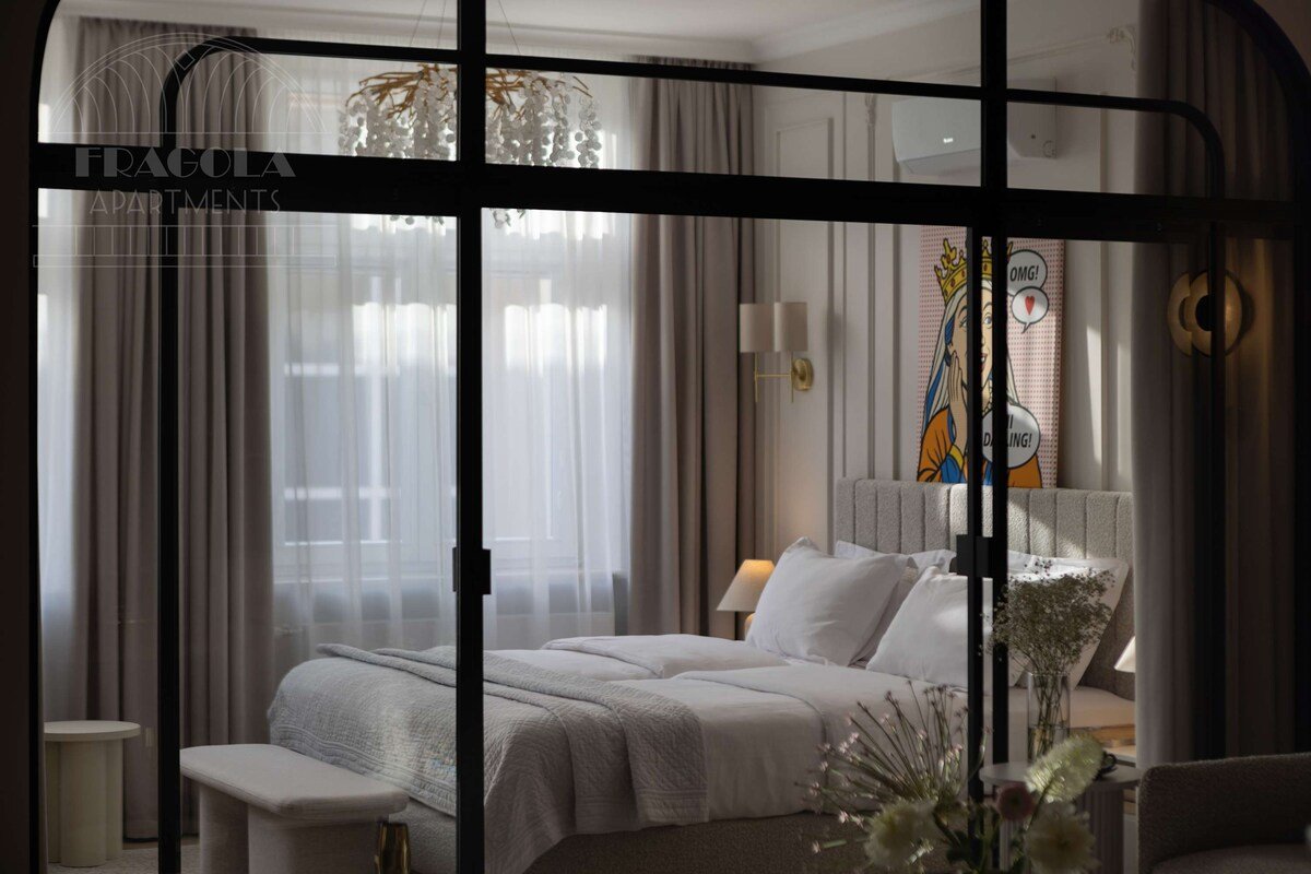 2BR apartment near Main Square w/ kitchen gallery image 3