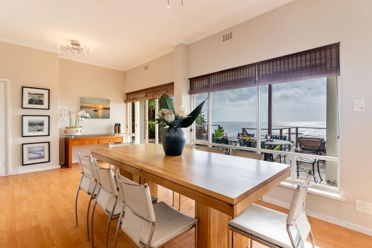 Seaside Panache - Cosy home with pool