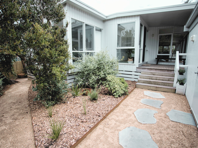 Lonsdale on Glaneuse