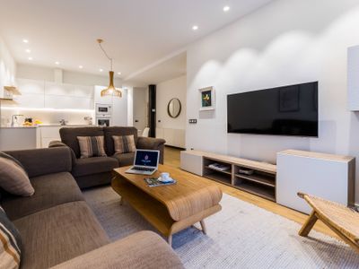 Boulevard Suite: 2 min from La Concha Beach