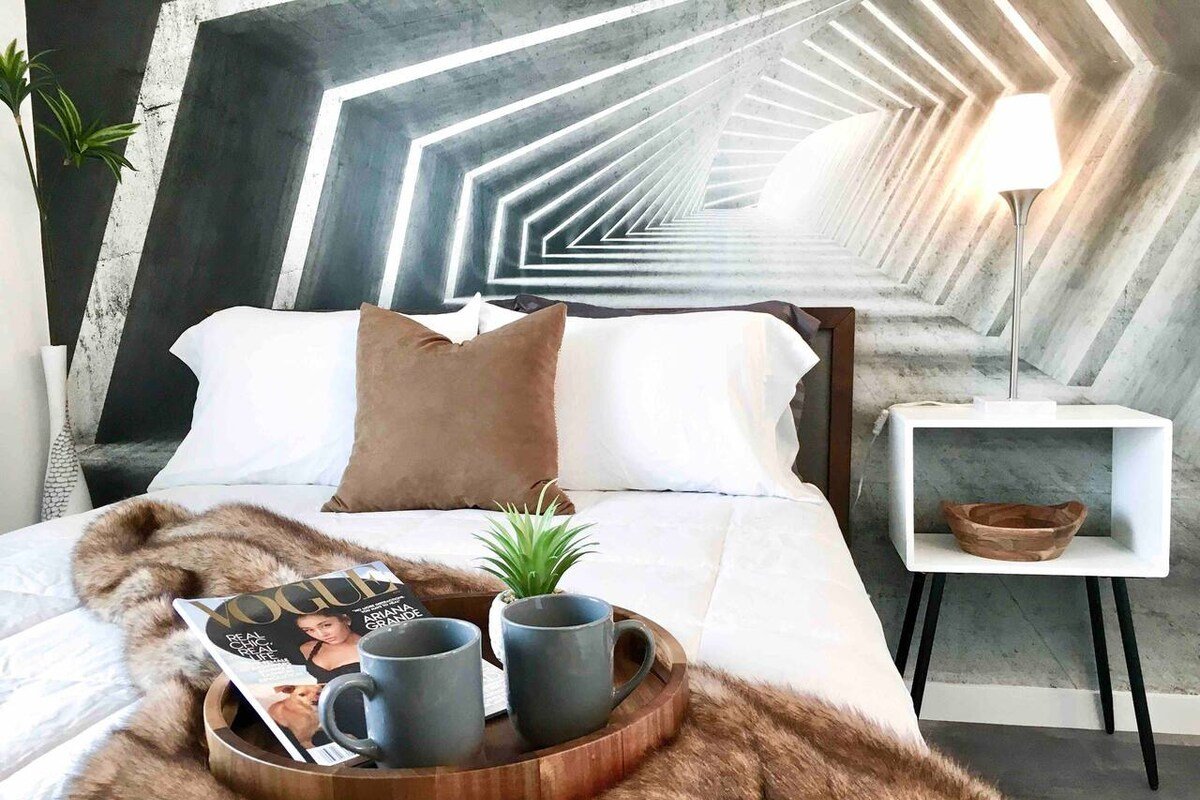 Luxe 2 Bedroom – On Music Row – Guitar Pool – Slee gallery image 4