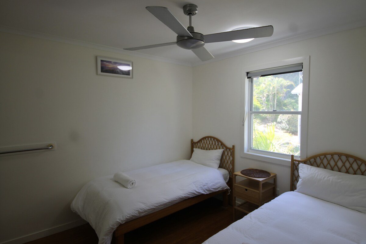 Tangaloooma Beachfront Villa 1 – Air Conditioned gallery image 5
