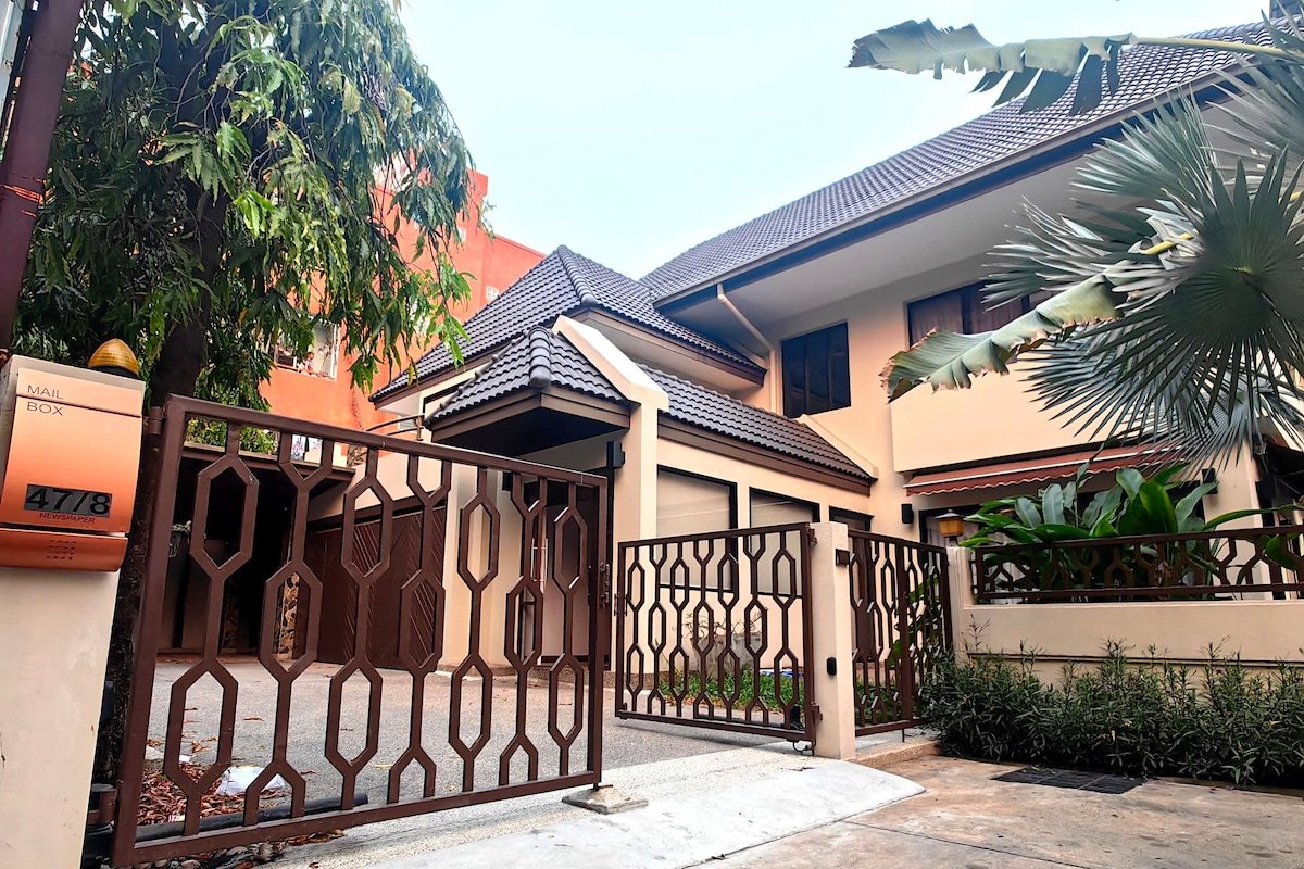 富人区铜锣Thonglor 25巷独立花园泳池别墅6个房4卫。 gallery image 4