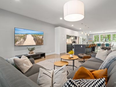 The Urban Oasis | Outdoor Lounge • Sleeps 10+