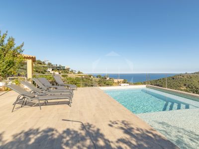 Pura Vida – Villa 4 bedrooms AC, seaviews & pool