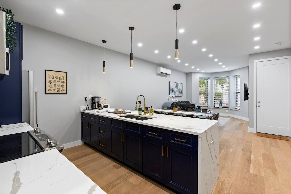 Luxurious 5-Bedroom Haven in the Heart of Brooklyn gallery image 5