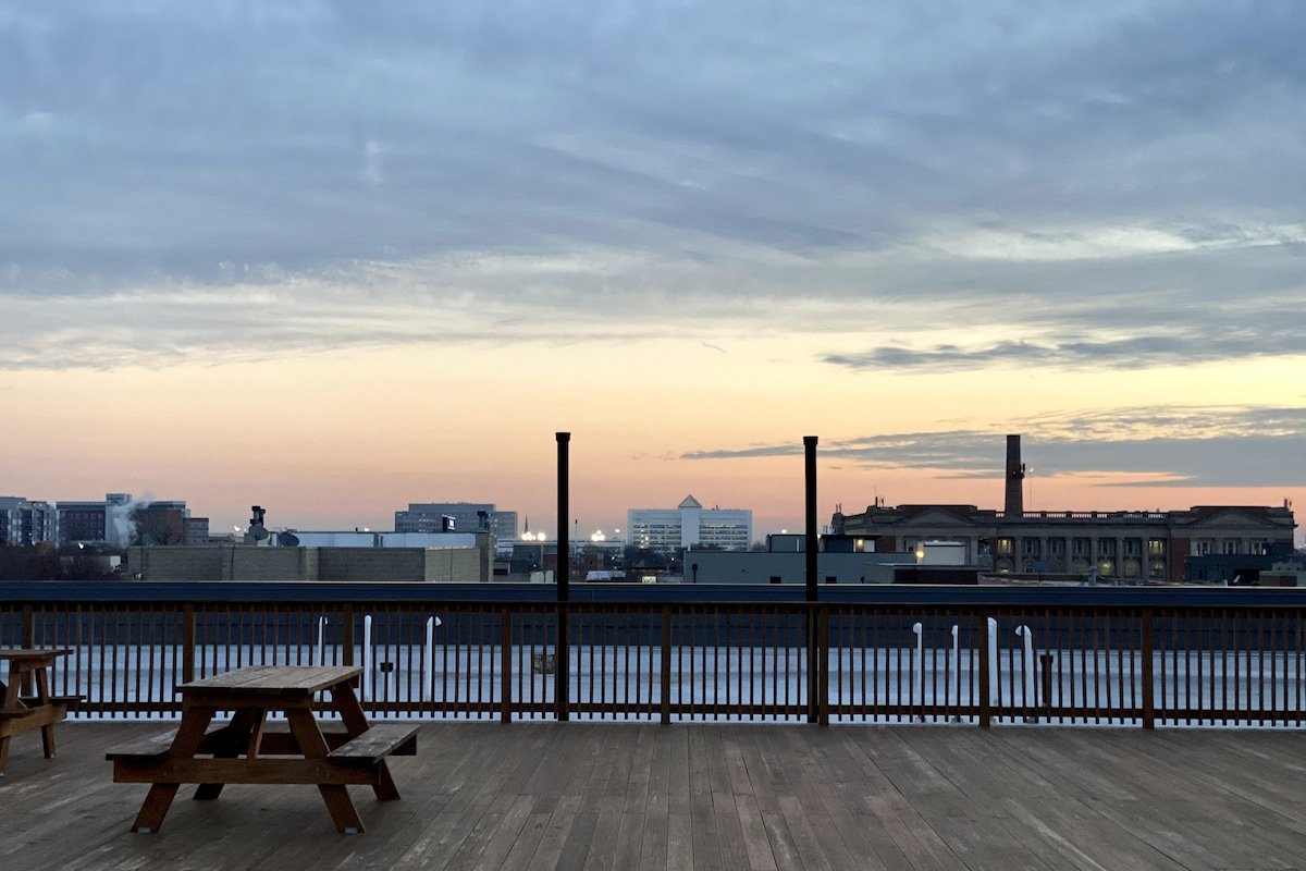 KING bed FREE P-Spot EV EZZY Accessible NO stairs gallery image 3