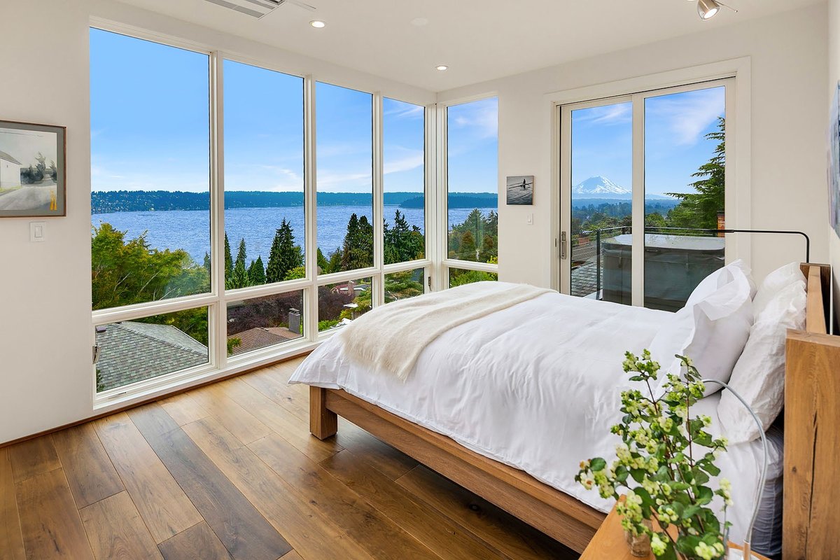 Mt. Rainier Luxury View Home