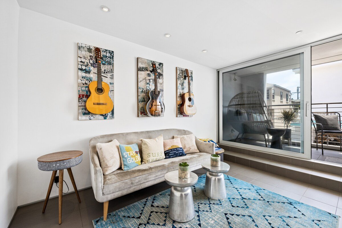 〰The Blue Wave〰 3 blocks from Manhattan Beach Pier gallery image 5