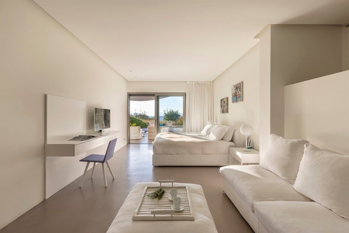 Roellia gallery image 3