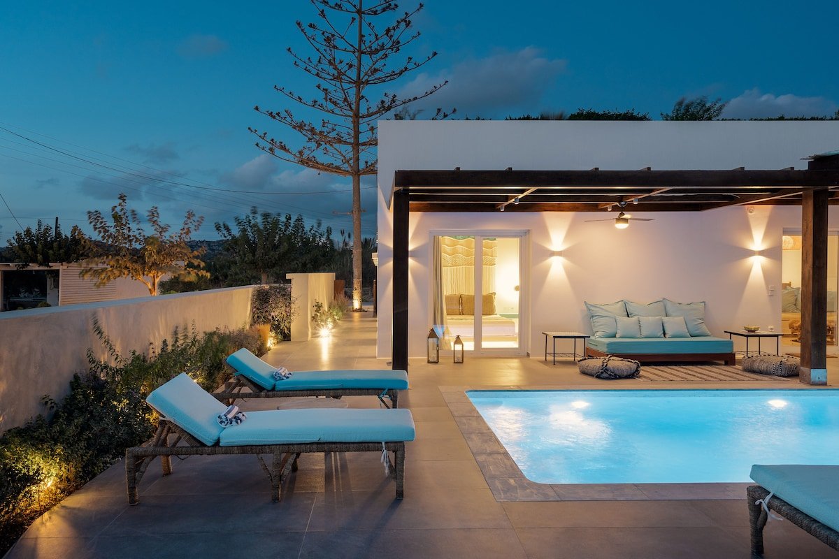 Citrus Seaside House I gallery image 3