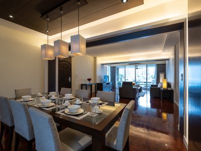 Spacious 3BR Sukhumvit apartment near BTS Nana