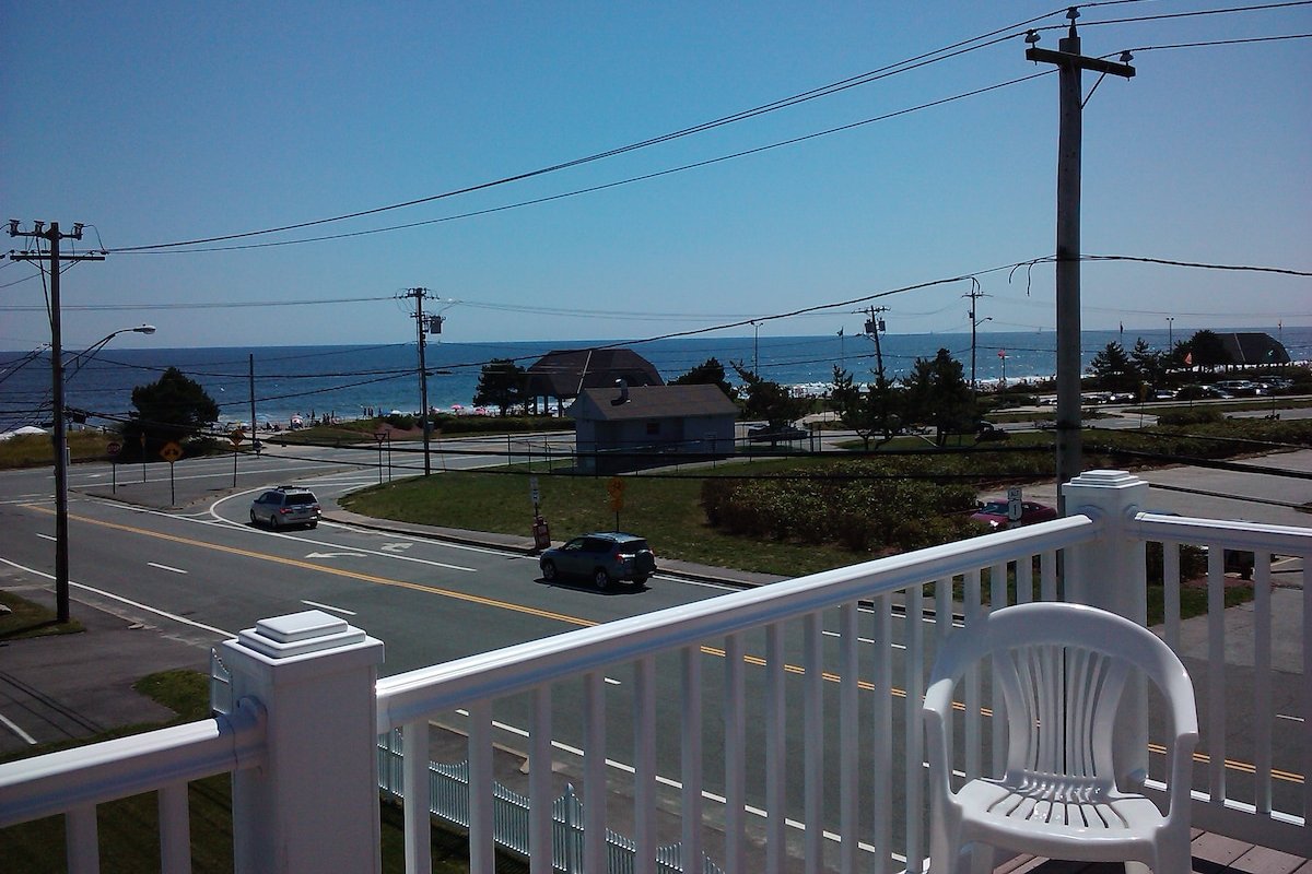 Across from Scarborough beach 8 bed gallery image 5