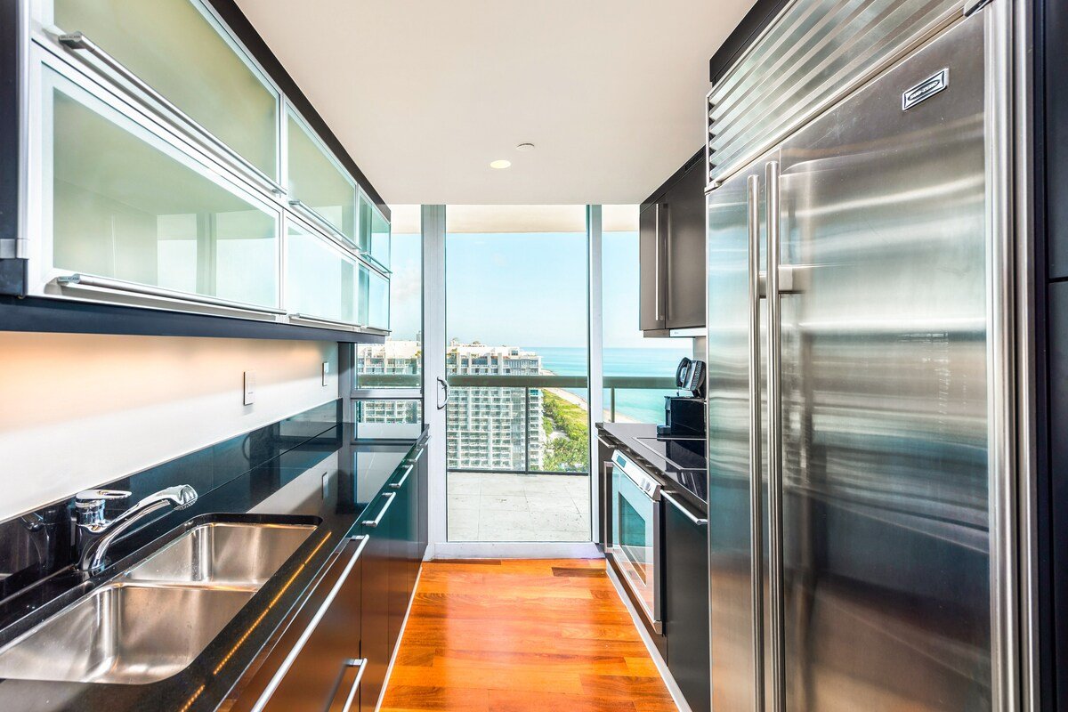 Stunning Oceanfront Condo at The Setai -2707 gallery image 4