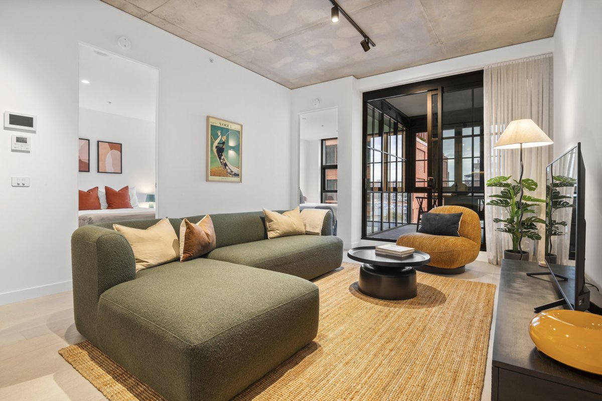 Modern, Luxury Retreat – Gym | Pool | Hot Tub