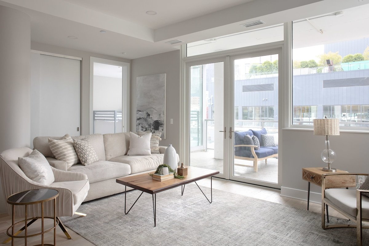 Luxury Loft Collection 02 – Terrace – River North gallery image 5