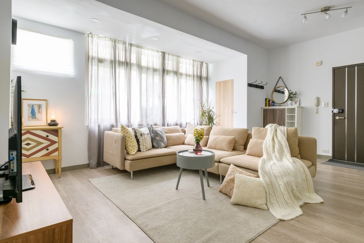 3BRM/2Baths/5 min to MRT/shopping Street/downtown gallery image 5