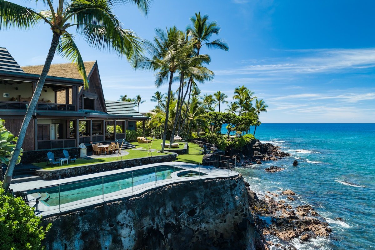 Luxurious Ocean Front Home gallery image 3