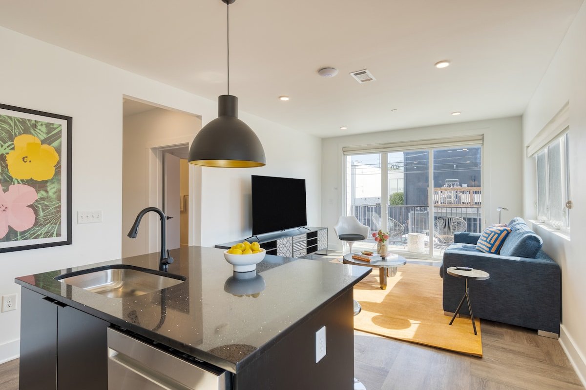 The Carter Buyout – 2 Units by AvantStay | 24 Occ gallery image 2