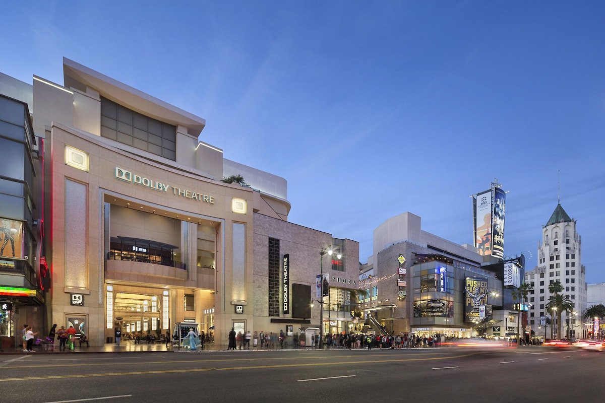 99 Walk Score Condo with Patio! gallery image 4