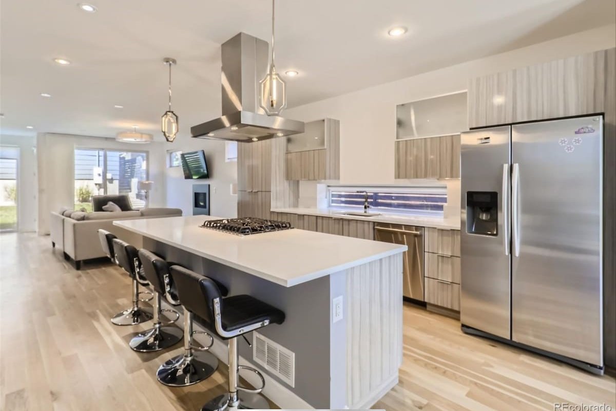 Beautiful 4 story home in LoHi! gallery image 5