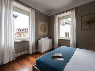 Chic Design 2 Bedroom Apartment – Duomo – 5 Guests