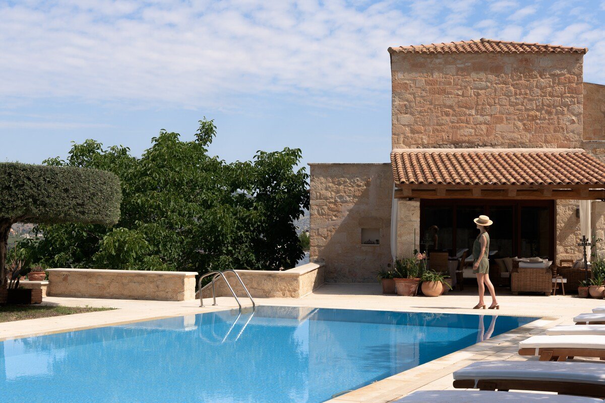 Malvazia Grand Estate, 4acre Private Land & Pool gallery image 3