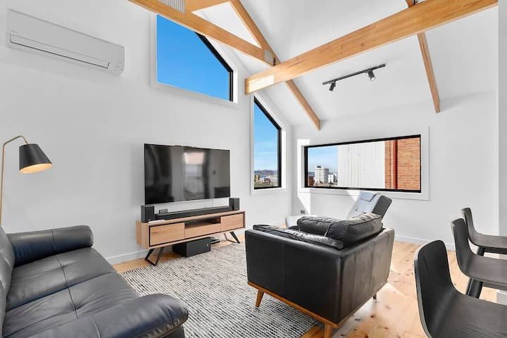 Outstanding Quality Renovation, so close to CBD. gallery image 2
