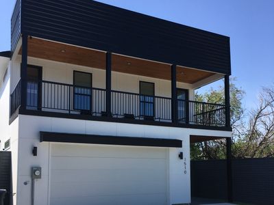 HOUSE OF MUSIC – Modern + Contemporary Dallas Home