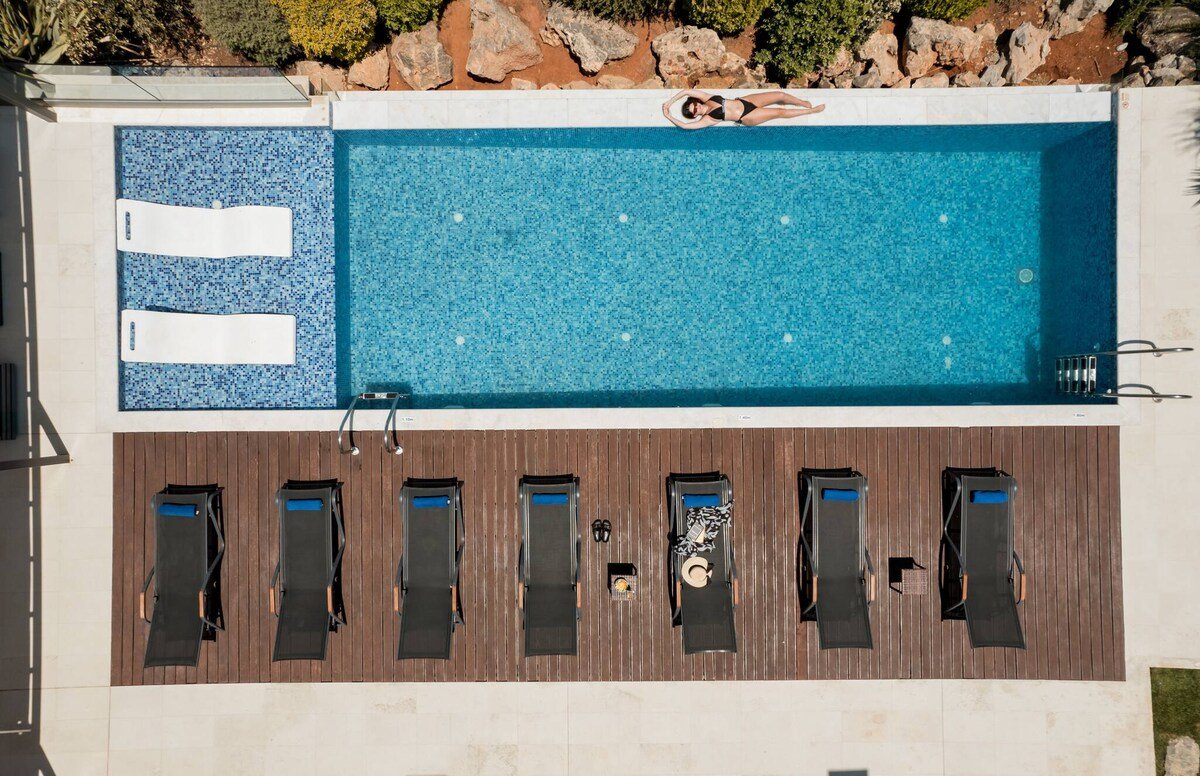 Blue Skyline Magnificent Villa, By Hellocrete gallery image 5