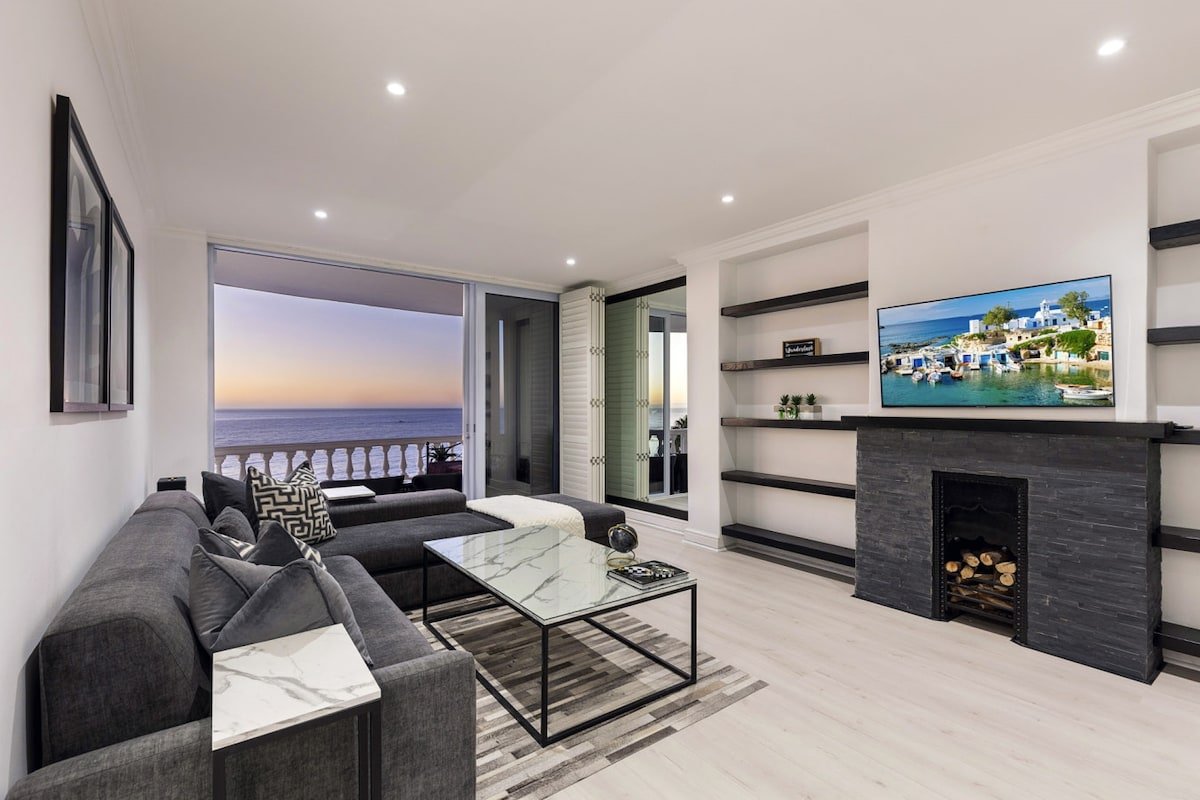 Clifton YOLO Spaces – Clifton Beachfront Magic gallery image 2