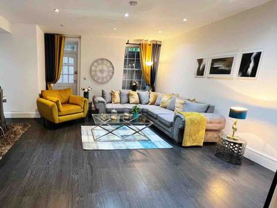 Modern 3bed 3bathroom flat Located in Marylebone