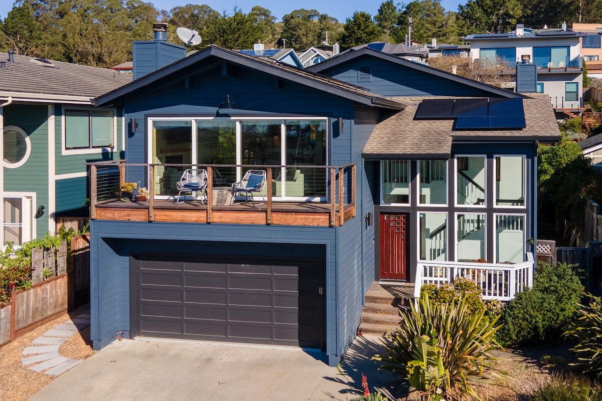 Coastal Retreat Near Harbor, Beaches, Restaurants gallery image 2