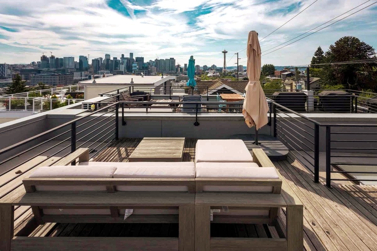 Space Needle Skyline Views | Luxury Queen Anne Gem gallery image 4