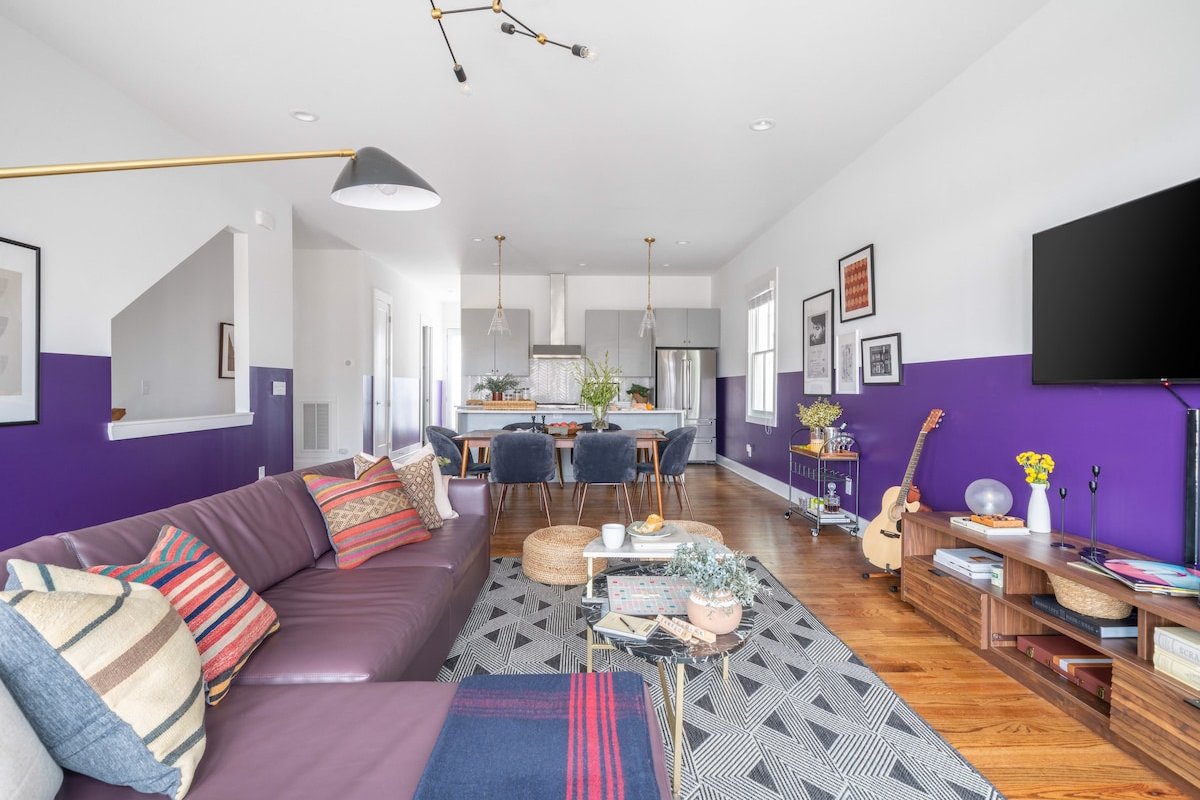 Sleeps 24 | 2 Homes,Minutes to Downtown & Broadway gallery image 2