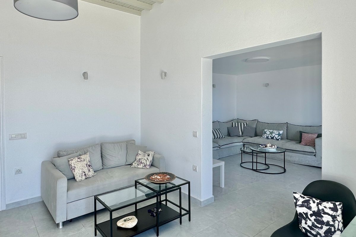 Blue gallery image 5