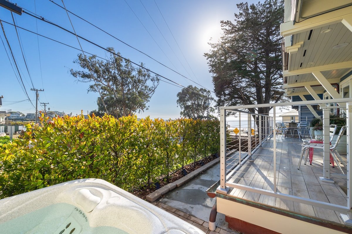 Beach Front Dream House! Hottub/E-Bikes/Surfboards gallery image 4