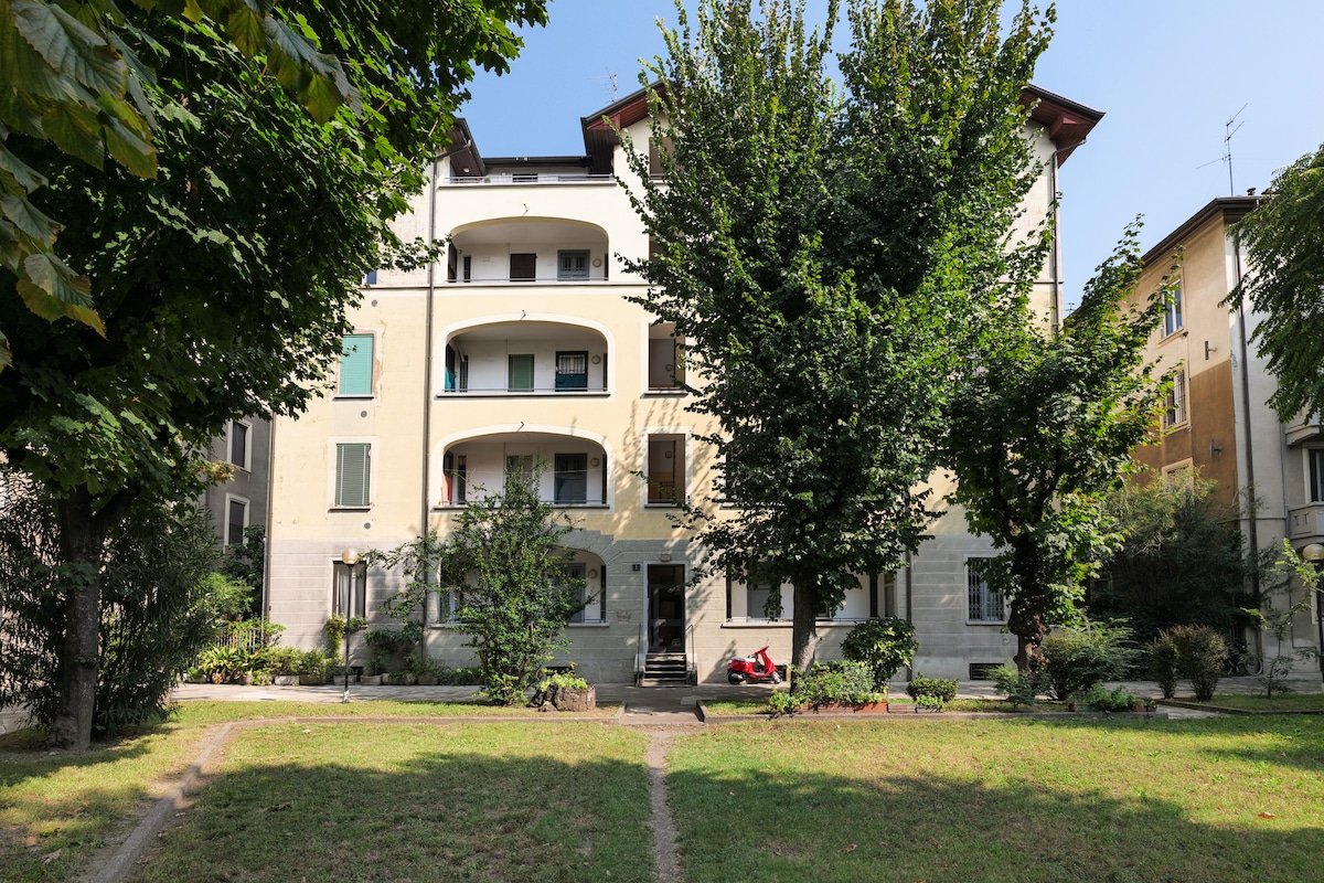 Bright, quiet, cozy home in Città Studi gallery image 4