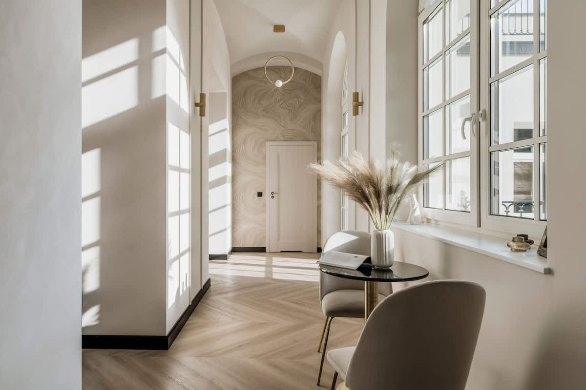 Royal Retreat: Wellness, Jacuzzi & Sauna gallery image 4