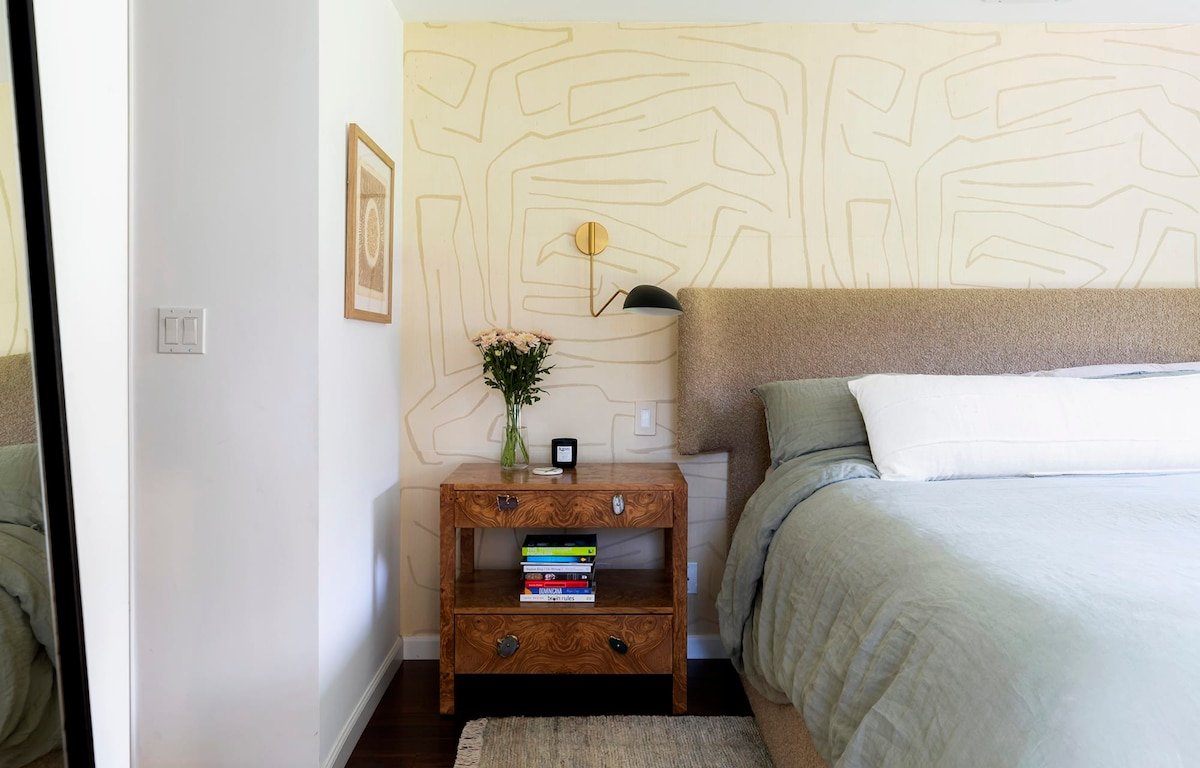 Sun-Drenched Spanish Manor Home in Mar Vista gallery image 5