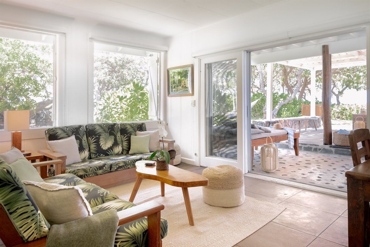 Seaside Cottage – The beach is your front yard! gallery image 5