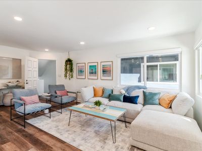 Steps to Venice Sand | BBQ, Fire Pit, Parking